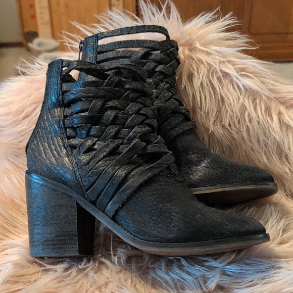 Free People Black Textured Ankle Booties - Picture 3 of 6
